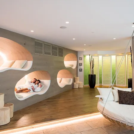 מלון Preidlhof Luxury Dolce